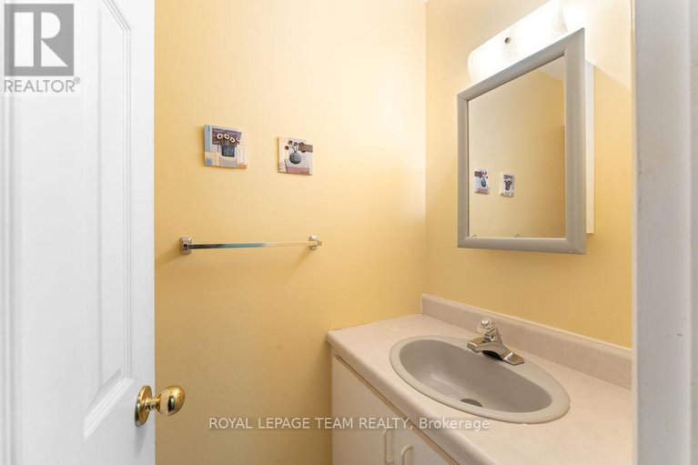 29015991/2684-violet-street/britannia/ottawa/ontario/K2B6X2_36