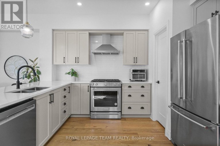 29642732/315-big-dipper-street/riverside-southgloucester-glen/ottawa/ontario/K4M0J2_11