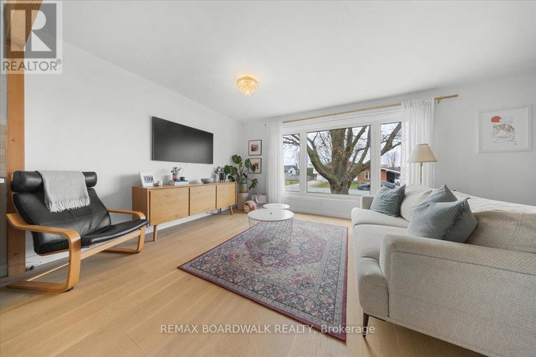 29678419/19-spring-garden-avenue/meadowlandscrestview/ottawa/ontario/K2G3B1_7