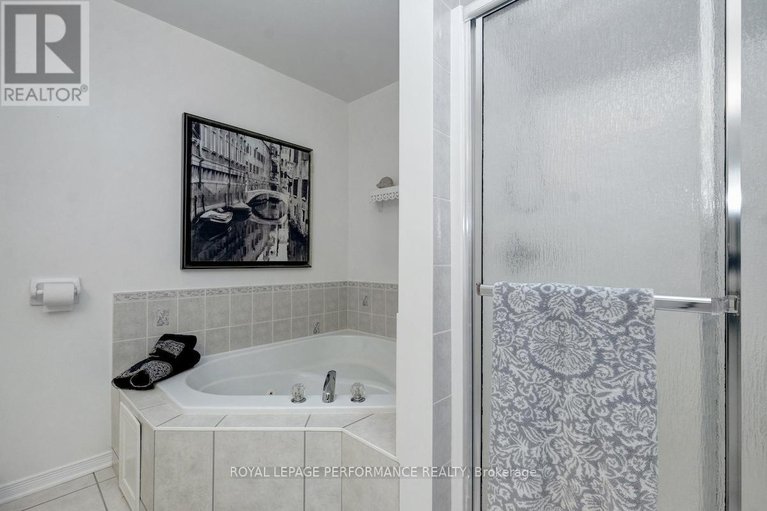 29081363/169-arcola-private/overbrookcastle-heights/ottawa/ontario/K1K4W9_37