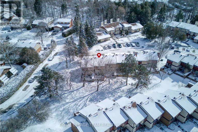 29497051/171-mcclintock-way/katimavik/ottawa/ontario/K2L2A5_31