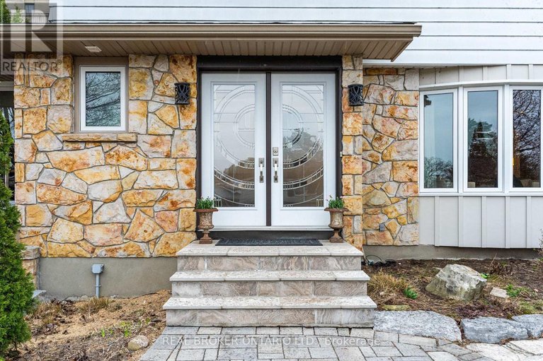 29687416/1958-neepawa-avenue/carlingwood/ottawa/ontario/K2A3L5_4