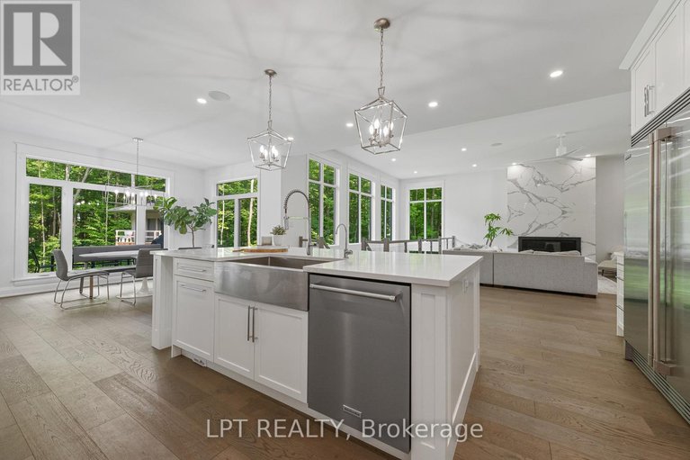 28330218/5740-queenscourt-crescent/manotick-east-to-manotick-station/ottawa/ontario/K4M1K3_18