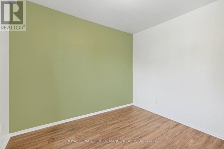 29437070/8-51-sumac-street/beacon-hill-south/ottawa/ontario/K1J7T7_18