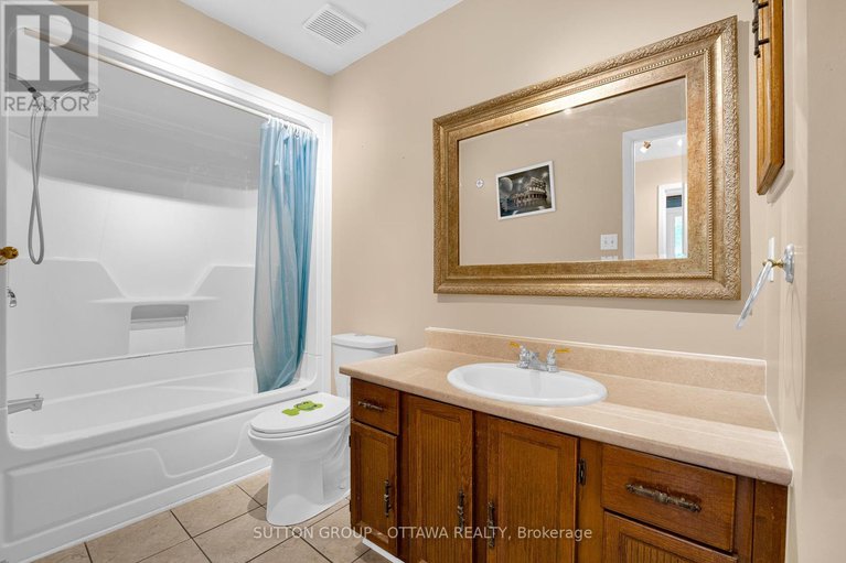 28642304/3085-uplands-drive/hunt-club-woods/ottawa/ontario/K1V9T6_28