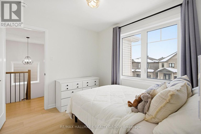 29389527/120-lynn-coulter-street/half-moon-bay/ottawa/ontario/K2J7C5_30