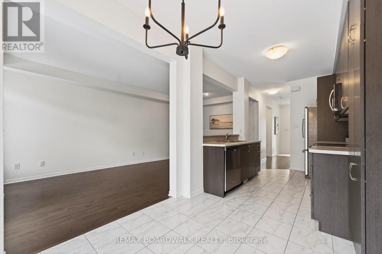 29438320/716-oakglade-avenue/emerald-meadowstrailwest/ottawa/ontario/K2M0B3_13