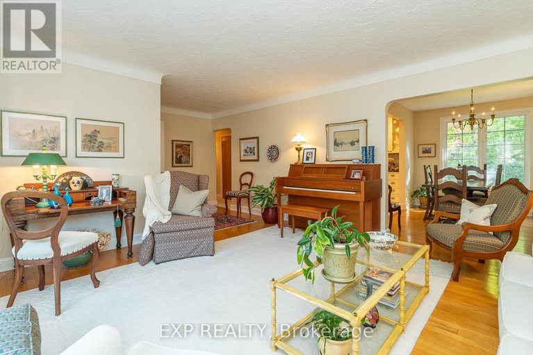 29009959/504-thessaly-circle/alta-vistafaircrest-heights/ottawa/ontario/K1H5W5_7
