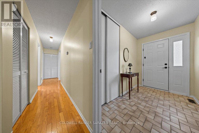 28843846/2303-edward-kidd-crescent/north-gower/ottawa/ontario/K0A2T0_5