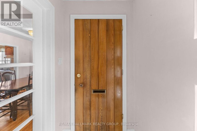 29657775/2075-neepawa-avenue/carlingwood/ottawa/ontario/K2A3L7_9