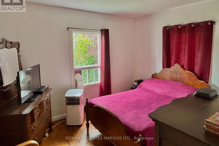 28764932/452-dominion-st-street-s/alexandria/north-glengarry/ontario/K0C1A0_17