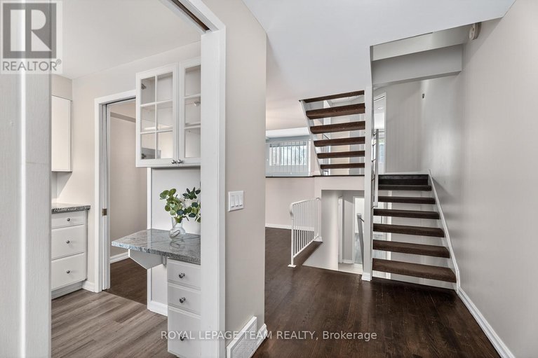 29376578/10-290-cathcart-street/lower-town/ottawa/ontario/K1N5C4_2