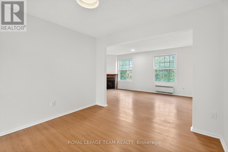 28827776/9-moorside-private/carleton-heights/ottawa/ontario/K2C3P4_13