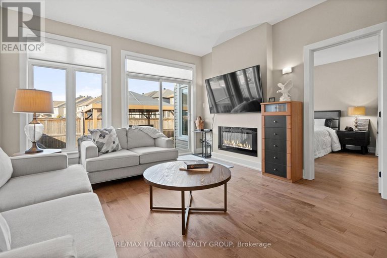 29046971/211-maygrass/remainder-of-stittsville-area/ottawa/ontario/K2S2K5_13