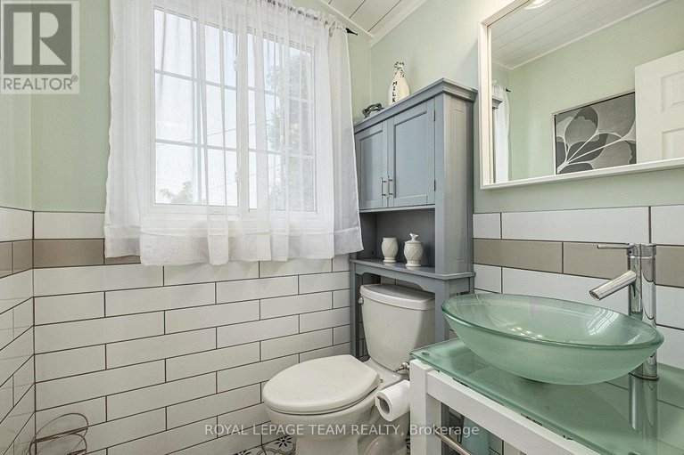 28708364/32-butterwick-street/munster/ottawa/ontario/K0A3P0_19