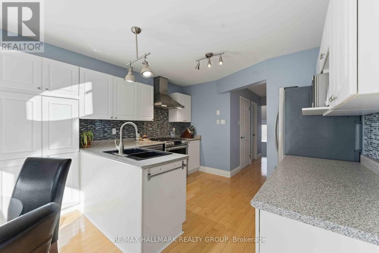 29047250/661-arc-en-ciel-street/fallingbrookgardenway-south/ottawa/ontario/K4A3H8_10