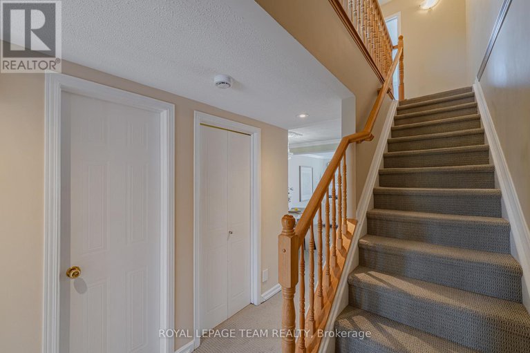 28962046/1650-locksley-lane/beaconwood/ottawa/ontario/K1J1B6_29