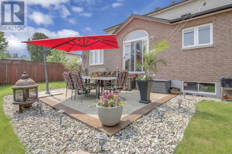 28623040/1498-kingsdale-avenue/blossom-parkkemp-parkfindlay-creek/ottawa/ontario/K1T1H2_42