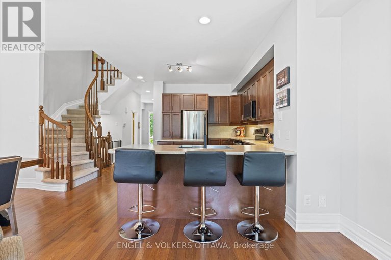28528943/18-mccooeye-lane/stittsville-central/ottawa/ontario/K2S1B9_6