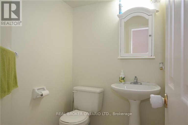 28410875/123-briston-private/hunt-club-park/ottawa/ontario/K1G5R1_8