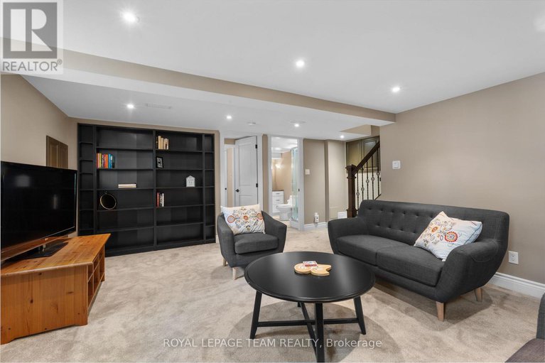 28424968/524-broadview-avenue/mckellarhighland/ottawa/ontario/K2A2L4_25