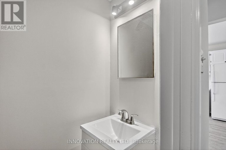 29490132/5-2336-orient-park-drive-e/blackburn-hamlet-south/ottawa/ontario/K1B4N5_4