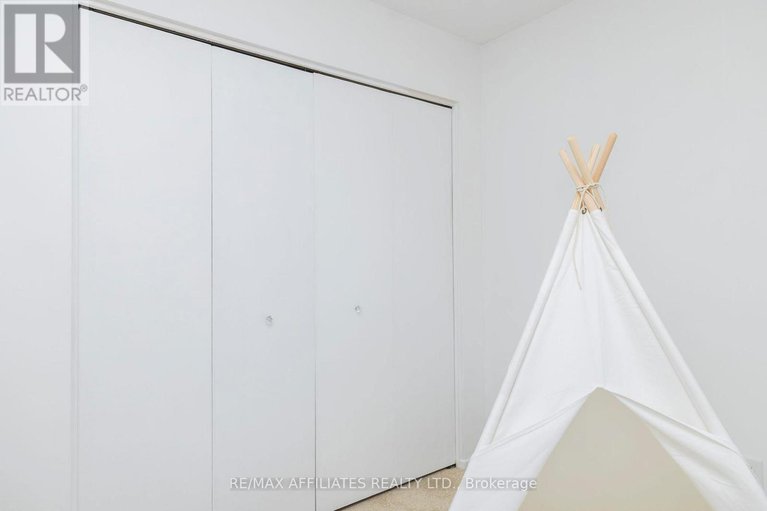 29083551/12-selye-crescent/beaverbrook/ottawa/ontario/K2K1C9_28