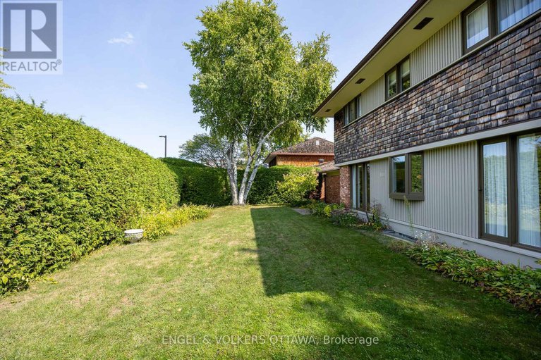 28865549/29-milne-crescent/beaverbrook/ottawa/ontario/K2K1H7_7