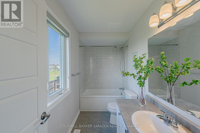 28532551/604-perseus-avenue/half-moon-bay/ottawa/ontario/K2J6S7_17