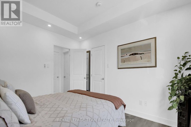 28621366/h-300-tulum-crescent/emerald-meadowstrailwest/ottawa/ontario/K2S2Y4_28