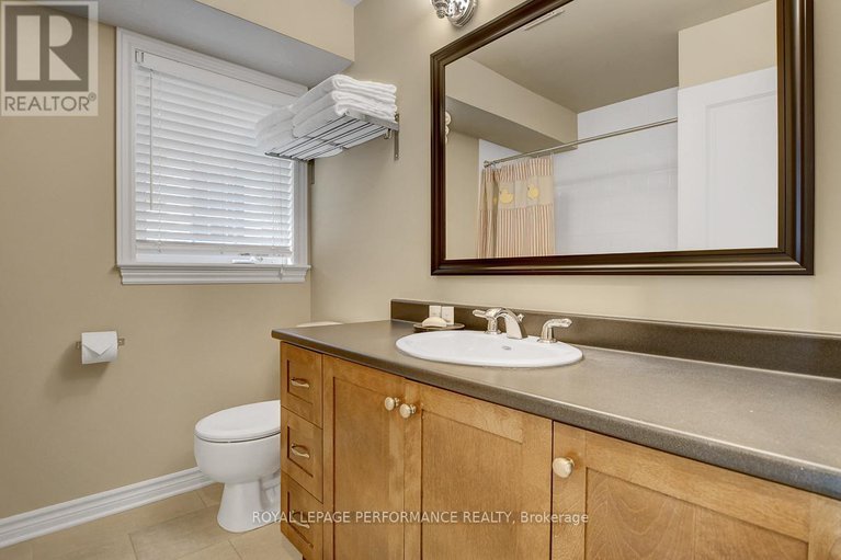 29013155/318-iona-street/westborohampton-park/ottawa/ontario/K1Z7B9_18