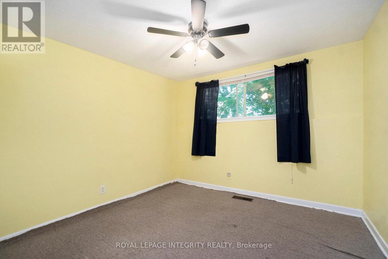 28649416/14-mulvagh-avenue/borden-farmstewart-farmcarleton-heightsparkwood-hills/ottawa/ontario/K2E6M6_18