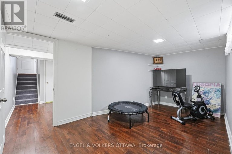 29615364/34-alison-korn-private/bells-corners/ottawa/ontario/K2H8M6_27