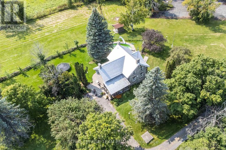 28658646/8202-flewellyn-road/remainder-of-stittsville-area/ottawa/ontario/K0A1B0_31