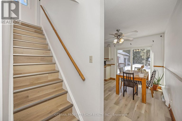 29431768/848-maitland-avenue/mckellar-heightsglabar-park/ottawa/ontario/K2A2S3_18