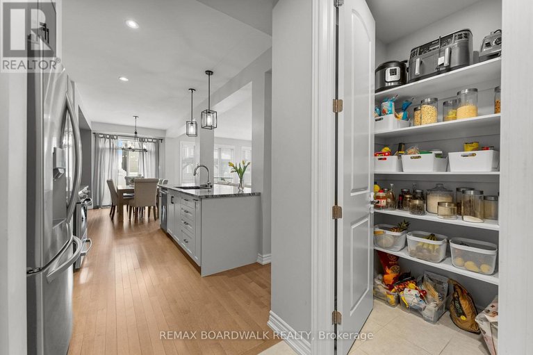 29594832/179-equitation-circle/goulbourn-twp-from-franktown-rdsouth-to-rideau/ottawa/ontario/K2V0H2_13