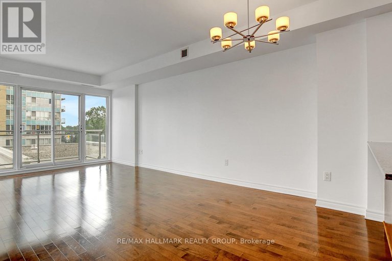 28694787/303-70-landry-street/vanier/ottawa/ontario/K1L0A8_5