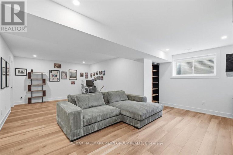 29379151/296-cornice-street/mer-bleuebradley-estatesanderson-park/ottawa/ontario/K1W0R4_20