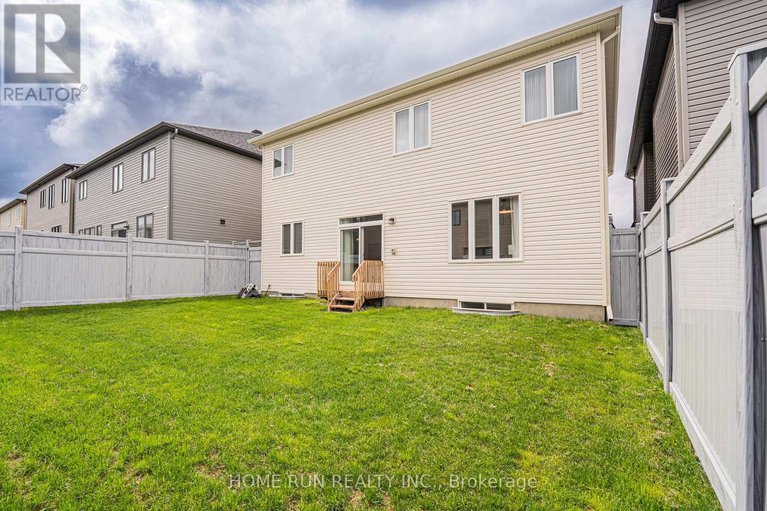 28363794/18-fossa-terrace/half-moon-bay/ottawa/ontario/K2J6W4_47