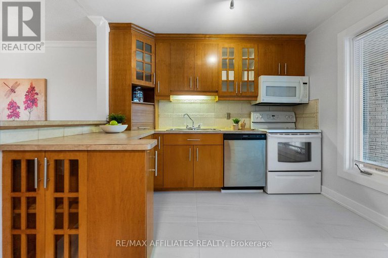 29162988/31-exeter-drive/on-the-green/ottawa/ontario/K2J1Z9_8