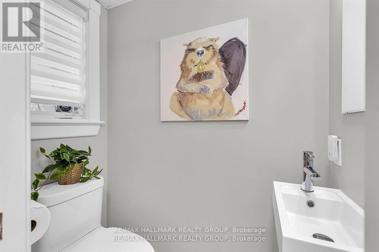 29413273/d-124-guigues-avenue/lower-townbyward-market/ottawa/ontario/K1N5H7_7