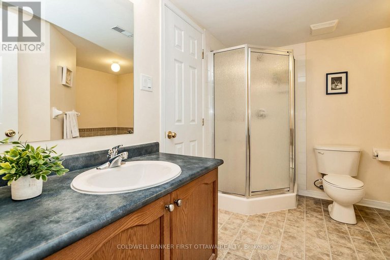 29452271/389-wiffen-private/westcliffe-estates/ottawa/ontario/K2H1G4_19