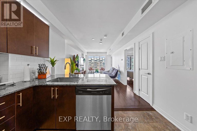 28749894/2505-242-rideau-street/sandy-hill/ottawa/ontario/K1N0B7_7