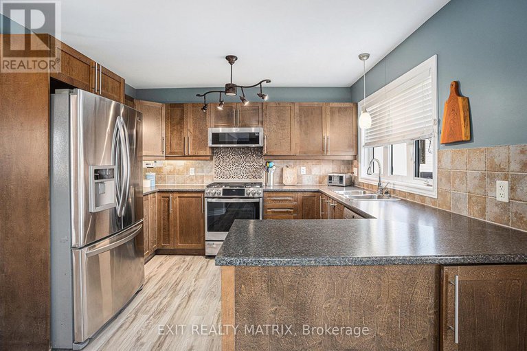 28991872/183-filion-street/embrun/russell/ontario/K0A1W0_13
