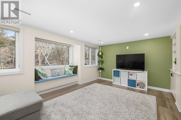 29474748/4-hackett-street/hunt-club-woods/ottawa/ontario/K1V0P8_38