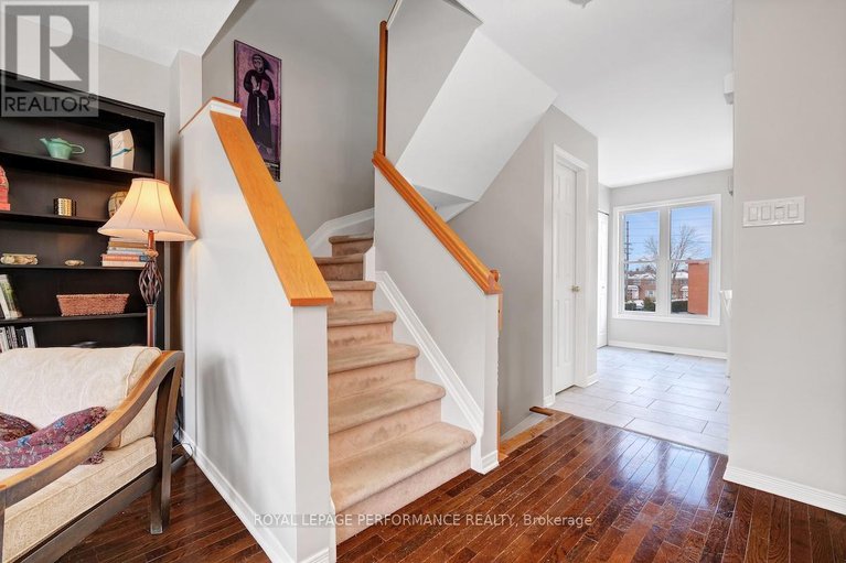 29378688/175-arcola-private/overbrookcastle-heights/ottawa/ontario/K1K4W9_8