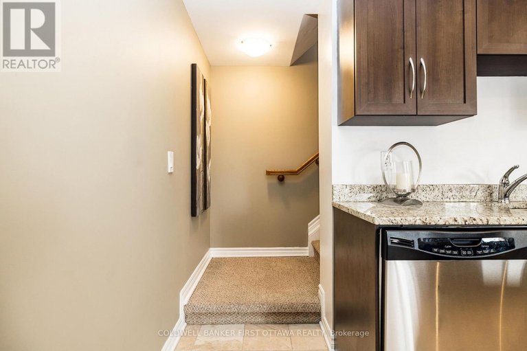 29497257/6-1210-mcwatters-road/queensway-terrace-southridgeview/ottawa/ontario/K2C3Y2_16