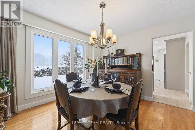 29302410/2690-hickson-crescent/redwood-park/ottawa/ontario/K2H6Y6_15