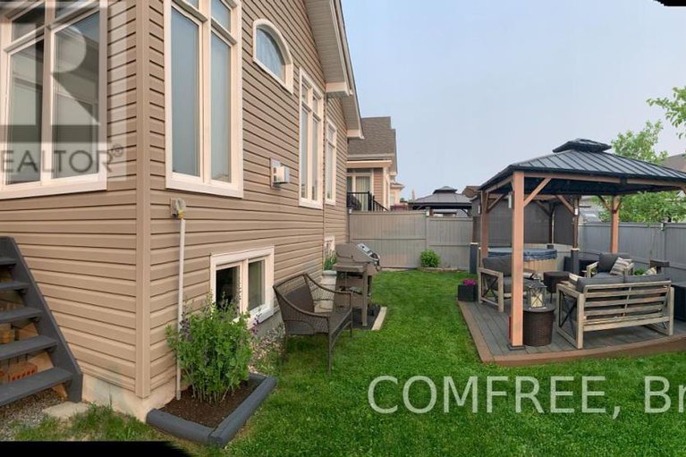 28417378/819-tewin-circle/camelot/ottawa/ontario/K4A1K2_20