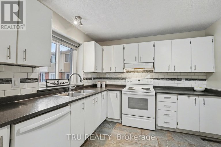 29425868/463f-moodie-drive/arbeatha-park/ottawa/ontario/K2H8T7_6